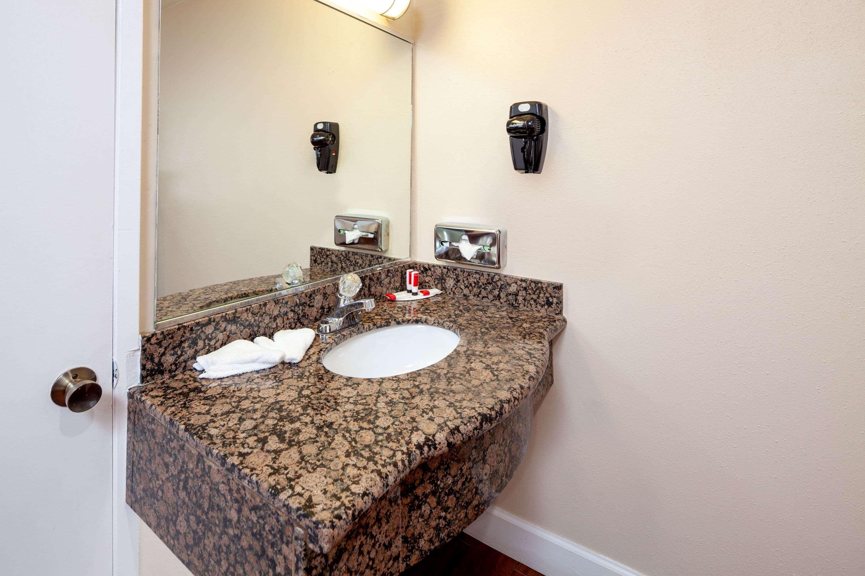 Travelodge By Wyndham Harbor City Los Angeles Buitenkant foto